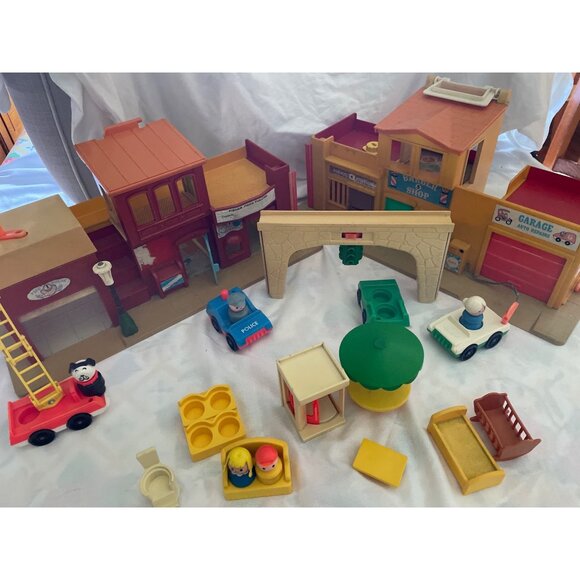 Vintage Fisher Price Little People Play Set Town Series W/ Accessories & Figures - Picture 1 of 16
